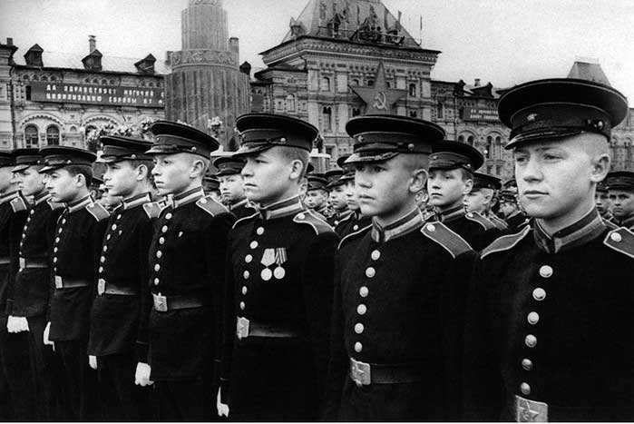 День создания суворовских военных училищ (1943 г.).