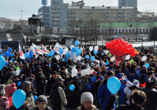 Ракетными залпами в Екатеринбурге отметили День космонавтики