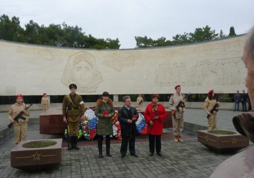 Воспитанники ялтинских клубов «Стрелок» и «Тактик» почтили память безымянных воинов