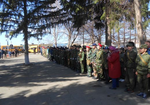 Челябинская молодежь в «Зарницу» играет и мазурку танцует