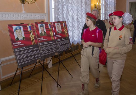 Выставка памяти 6-й роты псковских десантников открылась в центральном доме «Юнармии»