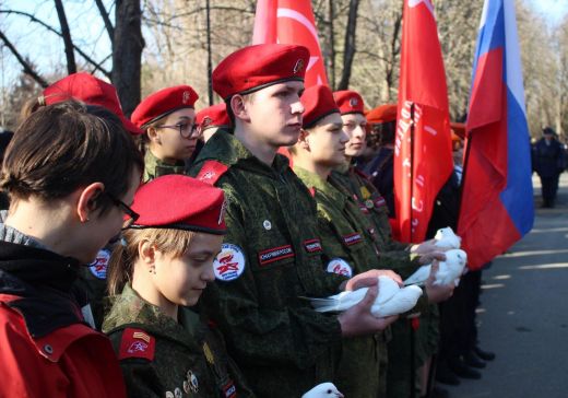 В Крыму вспоминали подвиг воинов-десантников 6-й роты