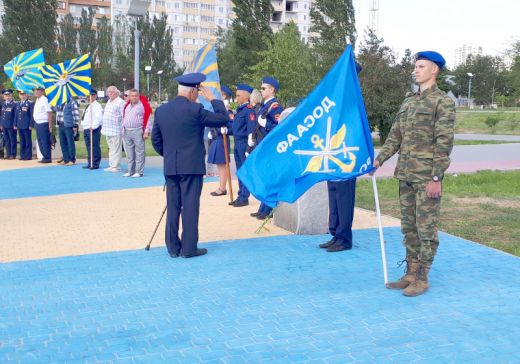Волгоградские ветераны-авиаторы провели митинг в парке Героев-летчиков