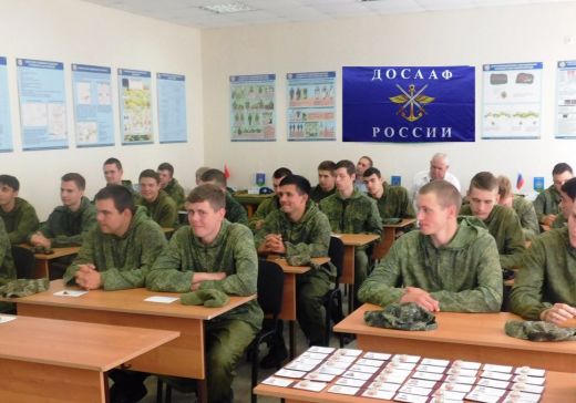 В Волгоградской автошколе ДОСААФ готовят военных водителей