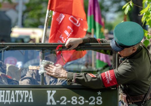 Колонна автомобилей и мотоциклов венных времен кубанского ДОСААФ открыла Парад Победы в Краснодаре