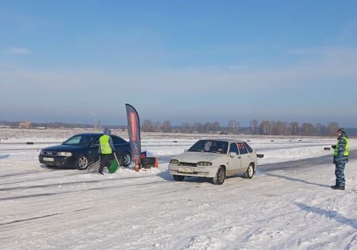 По аэродрому с ветерком…