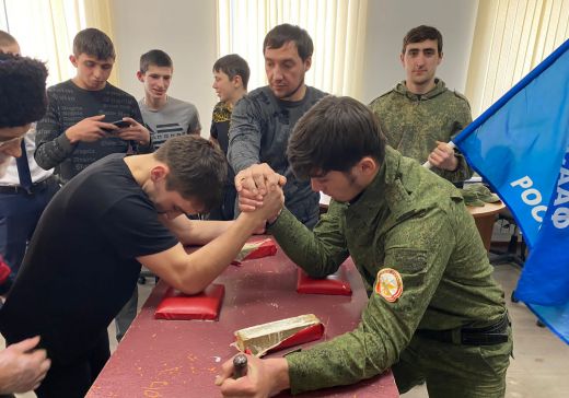В дагестанском Кизляре живут сильные парни