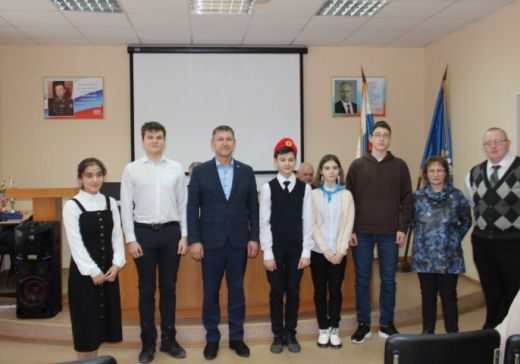 Юные жуковцы Сургута знакомы и с жизнью легендарного летчика