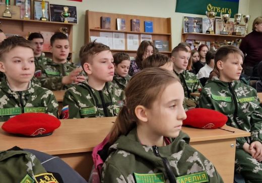 Юнармейцы написали письма защитникам Родины