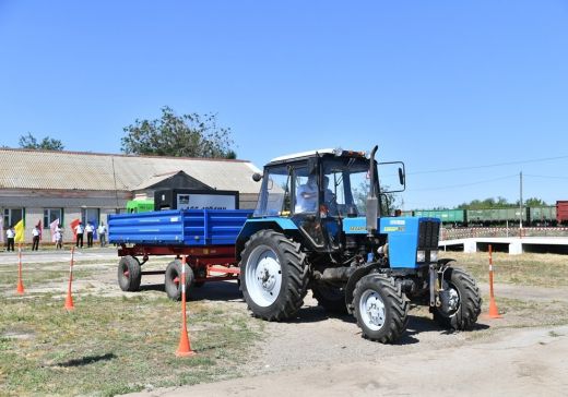 Саратовские досаафовцы готовят и механизаторов сельского хозяйства