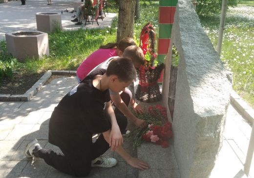 Юнармейцы «Снайпера» отметили День пограничника