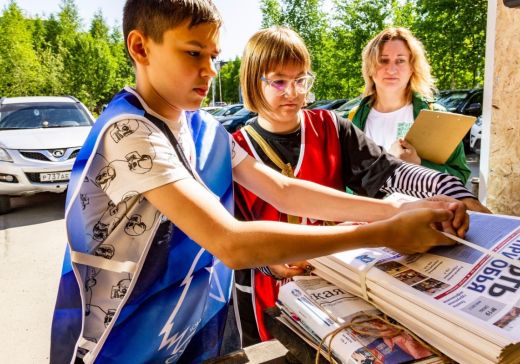 Собирали юнармейцы макулатуру…