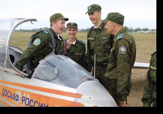 Кадеты самостоятельно летают на планерах