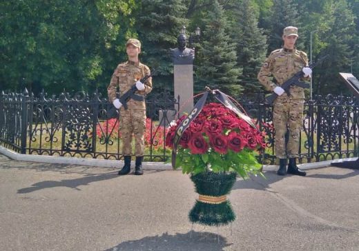 Досаафовцы в Уфе почтили память прославленного летчика