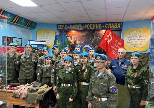 Курсанты военно-патриотического клуба «Гвардеец ДОСААФ»