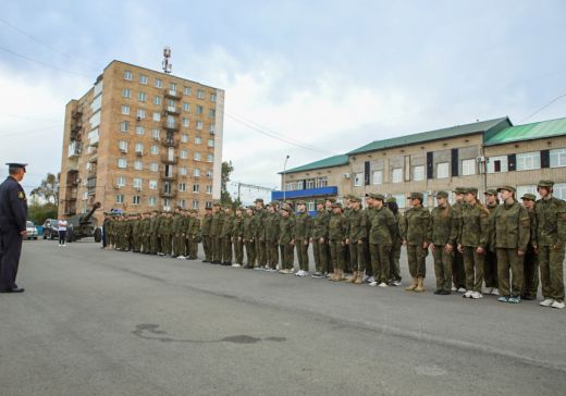 В курсантском строю только девушки…