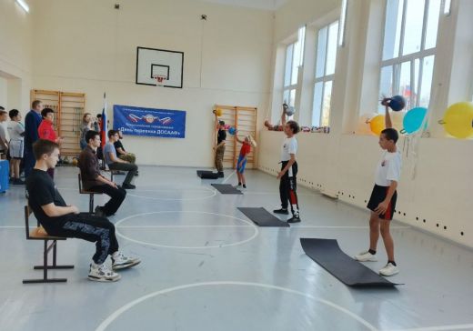 Спартакиада ДОСААФ в Кировской области завершилась соревнованиями гиревиков