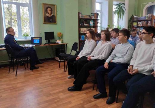 Школьники Липецка знакомятся с ДОСААФ