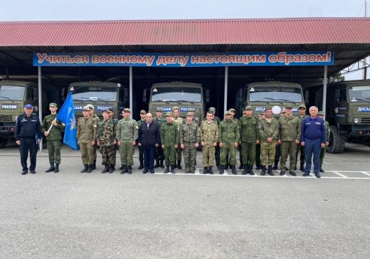 Курсанты Кизлярской автошколы встретились с участником СВО