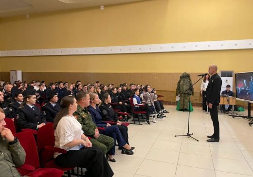 Молодежь встретилась с Героем России