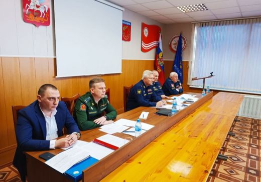 ДОСААФ и военкоматы Подмосковья обсудили вопросы комплектования учебных групп