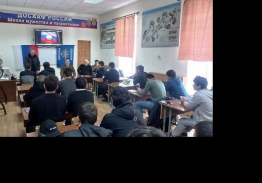 Молодежь Дербента встретилась с участником СВО