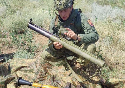 Волгоградцы учатся военному делу в ДОСААФ
