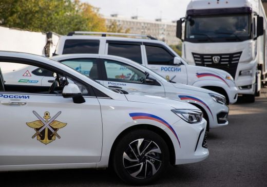 Ветеранам СВО вручили первые автомобили с ручным управлением