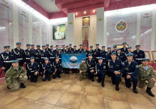 Юные грязинцы побывали в Альма-матер ВДВ