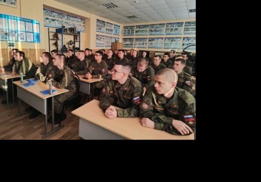 Студенты-курсанты прикоснулись к военной истории