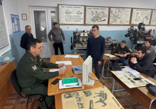 Курсанты Хасавюртовской автошколы ДОСААФ сдали экзамены