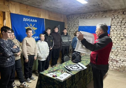 Моршанскую молодежь учили спортивному метанию ножа