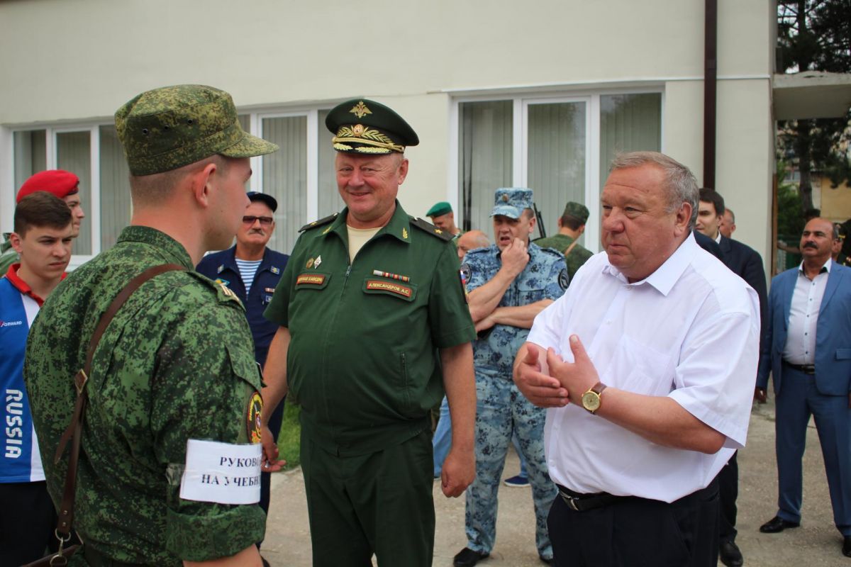 Владимир Шаманов побывал у курсантов военной кафедры