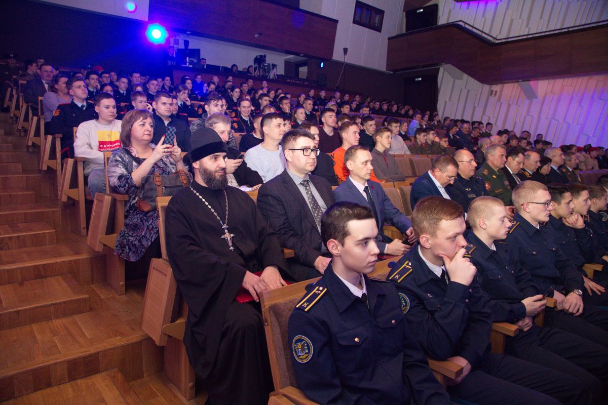 Красочно отметили 93-ю годовщину ДОСААФ в Барнауле