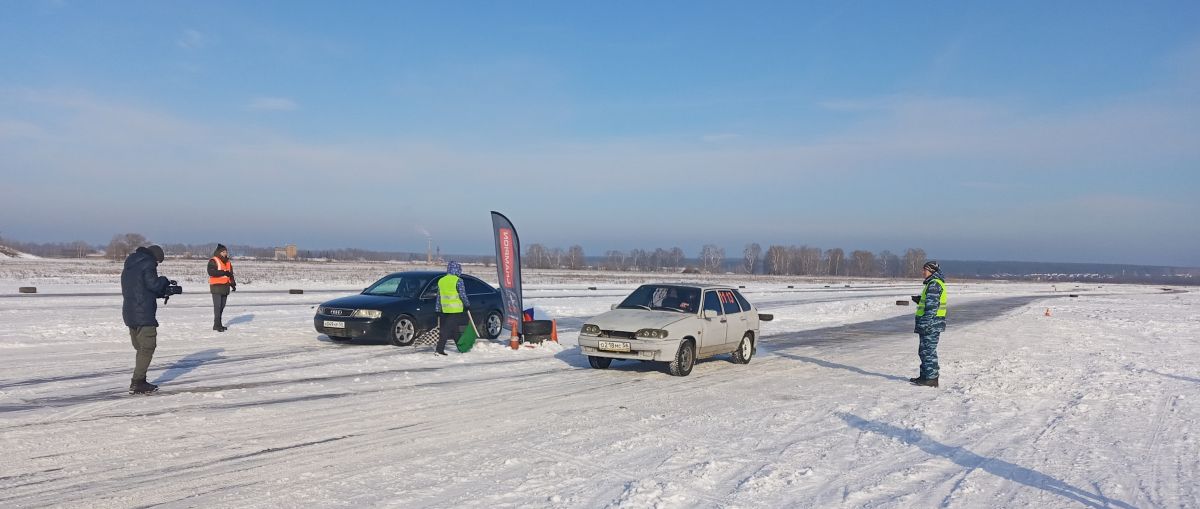 По аэродрому с ветерком…