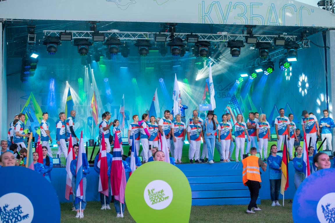 В Кузбассе торжественно открыли чемпионат мира по парашютному спорту