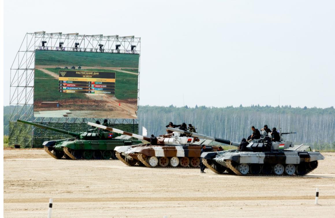 Россия лидирует на соревнованиях по танковому биатлону АрМИ-2017
