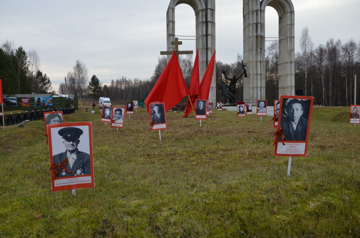 Героев-десантников перезахоронили у деревни Барсуки