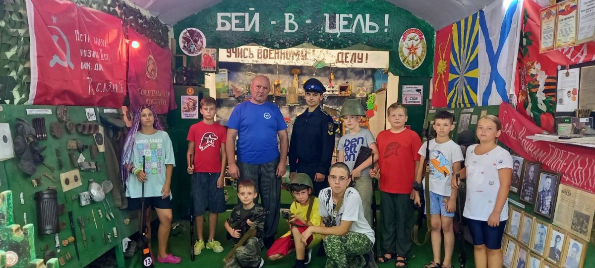 В Ялте прошла встреча воспитанников ВСК «Стрелок» с курсантами силовых ведомств