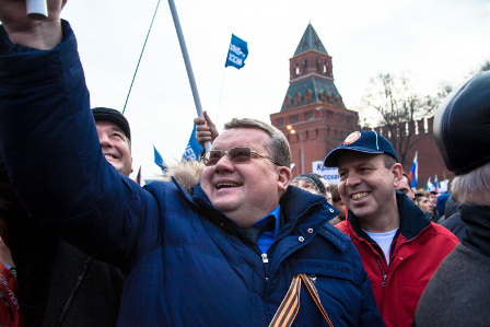 Более ста досаафовцев пришли на митинг «Мы вместе!» в поддержку народа Крыма
