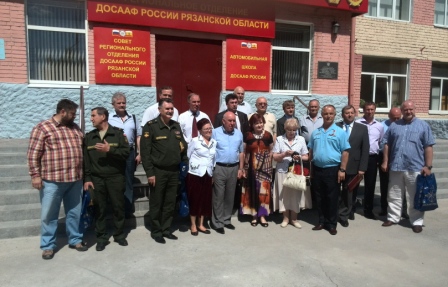 Члены Общественного совета при Минобороне посетили автошколу ДОСААФ в Рязани