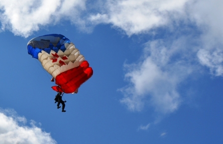 В Мордовской оборонной отпраздновали День парашютиста
