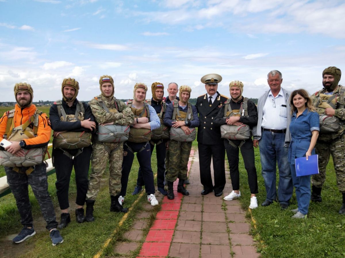 На аэродроме «Волосово» состоялся военно-спортивный праздник