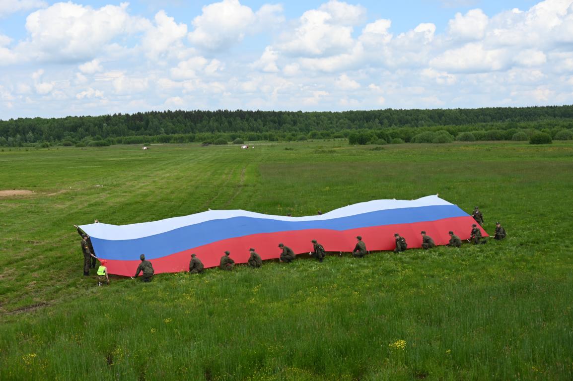 День России на аэродроме ДОСААФ Военно-патриотический  авиационно-спортивный праздник на аэродроме в д. Волосово