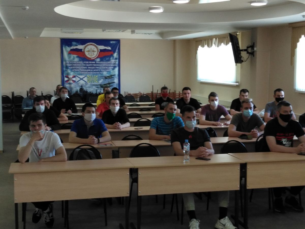 Руководитель ДОСААФ Кировской области встретился с курсантами