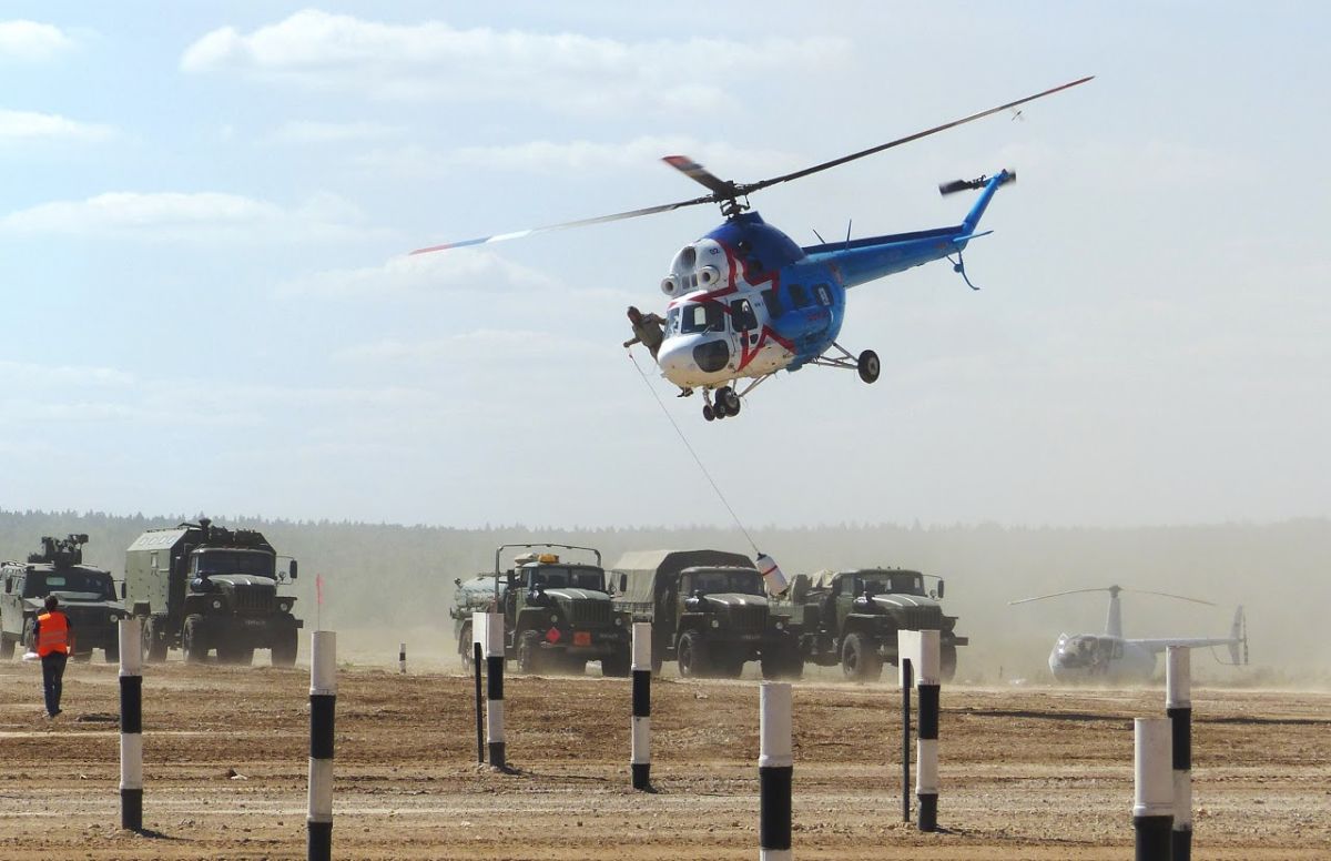 В «Алабино» стартовали соревнования на кубок ДОСААФ по вертолетным гонкам