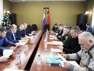 За «круглым столом» в Калининградской областной думе обсудили вопросы военно-патриотического воспитания