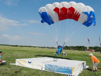 В первенстве Саратовской  области победили парашютисты ДОСААФ из Ульяновска