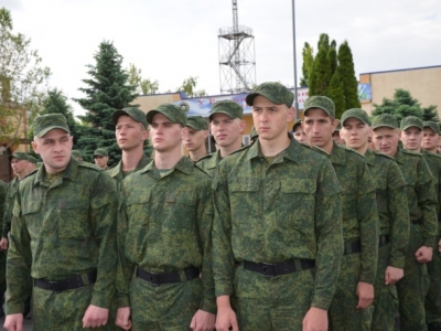 Будущие десантники приступили к изучению военно-учетной специальности