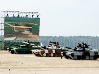 Россия лидирует на соревнованиях по танковому биатлону АрМИ-2017